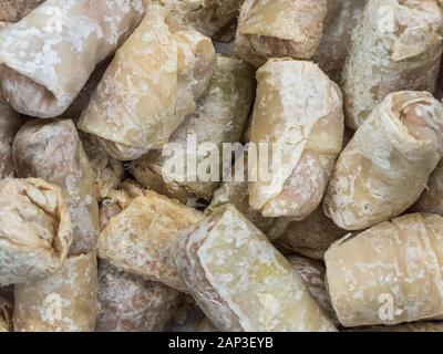 Congelati involtini di cavolo in frigorifero Foto Stock