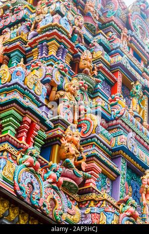 Dettaglio sulla torre di Maha Sri Mariamman Temple, Bangkok, Thailandia Foto Stock