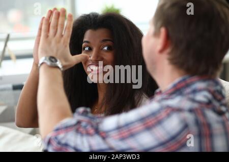 Bella ragazza ridere Foto Stock