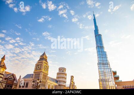 Punti di riferimento internazionali di Sunset City e Blue Sky View Foto Stock