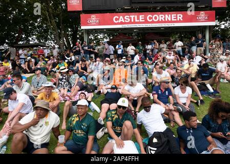 La seconda prova SA contro Inghilterra a Newlands, l'esercito dei barmy e un terreno pieno in questa bella posizione per il cricket di prova nel 2020. Foto Stock