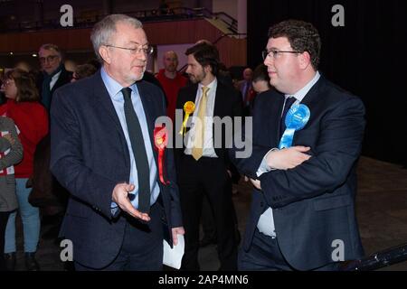 Gary Sambrook ha vinto la circoscrizione di Northfield Birmingham per il partito conservatore alle Elezioni generali del 2019. Gary Sambrook si è seduto da Richard Burden, nella foto a sinistra, (Labor) che aveva tenuto la sede per 27 anni. Foto Stock