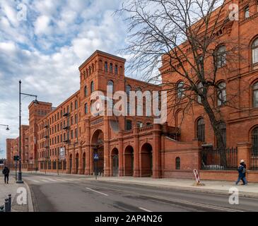 Manfaktura è enorme centro commerciale e di intrattenimento con la ex-fabbrica di proprietà di Israele Poznański factory di Łódź, Polonia. Foto Stock