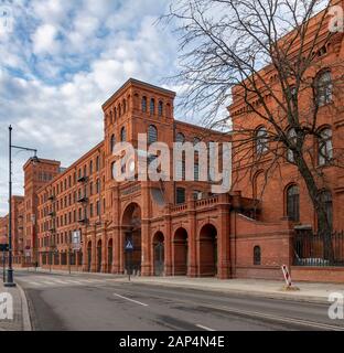 Manfaktura è enorme centro commerciale e di intrattenimento con la ex-fabbrica di proprietà di Israele Poznański factory di Łódź, Polonia. Foto Stock