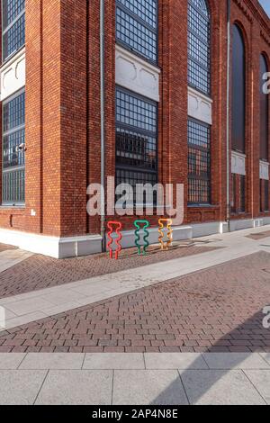 Manfaktura è enorme centro commerciale e di intrattenimento con la ex-fabbrica di proprietà di Israele Poznański factory di Łódź, Polonia. Foto Stock