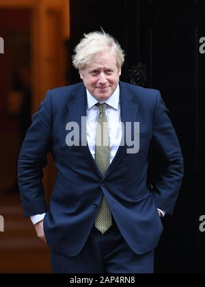 Il primo ministro Boris Johnson attende l'arrivo del Presidente egiziano Abdel Fattah el-Sisi a 10 Downing Street, Londra, per riunione bilaterale. Foto Stock