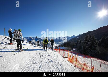 Le immagini di anteprima per la Audi FIS Coppa del Mondo di Sci Alpino in discesa in gara su gennaio 21 2020 in Kitzbuehel, Austria. Foto Stock