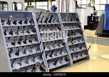 Motore Mandrino Cnc, Supporto Mandrini Asta Di Prolunga E Set Di Utensili Per Tornio Per Fresatura Cnc A Molla Per La Lavorazione. Set di mandrini idraulici per la foratura cnc Foto Stock