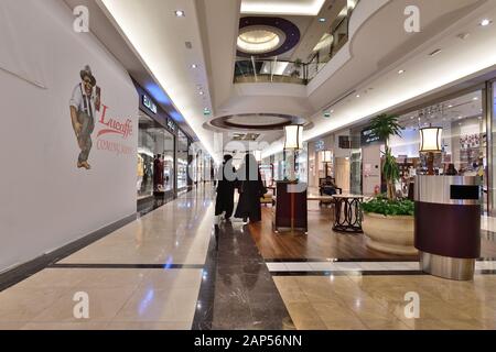 Doha, Qatar - Nov 21. 2019. Centro commerciale Interior Lagoon Foto Stock