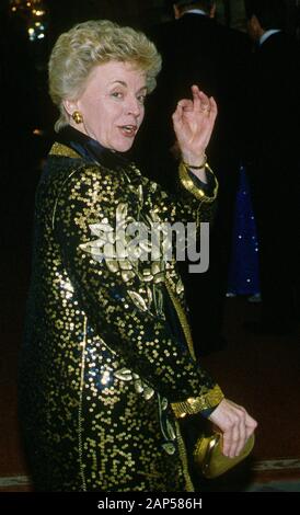 Washington, DC. 1992medico Lynne V. Cheney la moglie del Sec. di Def. Richard Cheney arriva alla Casa Bianca per la cena di stato. Credito: Mark Reinstein /MediaPunch Foto Stock