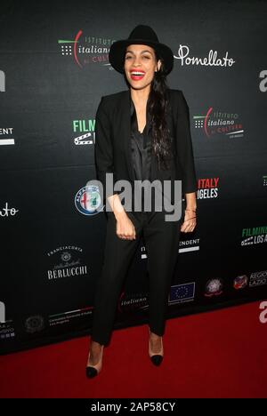 Los Angeles, Ca. Xx gen, 2020. Rosario Dawson al 2020 riprese Italia in armonia Gold Theatre di Los Angeles, la California il 20 gennaio 2020. Credito: Faye Sadou/media/punzone Alamy Live News Foto Stock