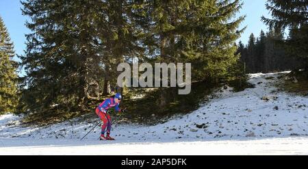 Le Chenit, Svizzera. Xxi gen, 2020. Matus Oravec della Slovacchia compete durante gli uomini 10km classica di sci di fondo della manifestazione presso il 3° Gioventù Giochi Olimpici Invernali, a Vallee de Joux Centro nordico, Svizzera, a gennaio 21, 2020. Credito: Wu Huiwo/Xinhua/Alamy Live News Foto Stock