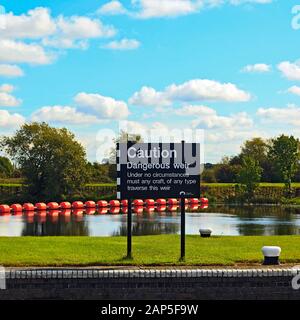 Segno di navigazione a Cromwell bloccare sul fiume Trento Newark Foto Stock