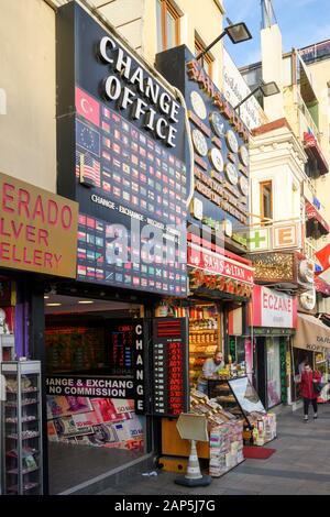 Istanbul, Sultanahmet, Divanyolu, Wechselstube Foto Stock