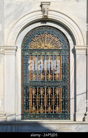 Türkei, Istanbul, Sultanahmet, Divan Yolu, Fenster des mausolei von Sultan Mahmut II. Foto Stock