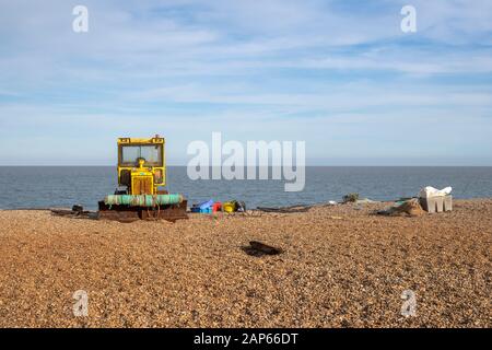 Attrezzatura da pesca sulla spiaggia di Aldeburgh, Suffolk, Inghilterra Foto Stock