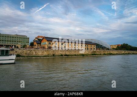 Nuova Galleria di edifici a Budapest, Ungheria Foto Stock