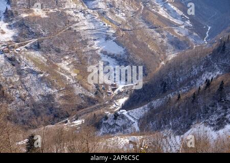 vista innevata sulla valle galyana di maçka trabzon turchia Foto Stock