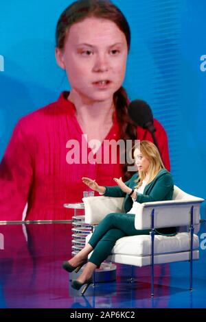 Giorgia Meloni e sullo schermo Greta Thunberg Roma 21 Gennaio 2020. La segretaria del partito Fratelli d'Italia appare come ospite sul programma televisivo porta a porta (Photo Samantha Zucchi /Insifefoto/Sipa USA Foto