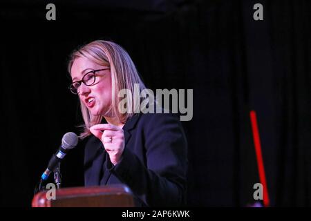 Leadership laburista candidato Rebecca Long-Bailey parla di sostenitori in un evento di campagna a Hackney, Londra. Foto Stock