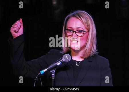 Leadership laburista candidato Rebecca Long-Bailey parla di sostenitori in un evento di campagna a Hackney, Londra. Foto Stock