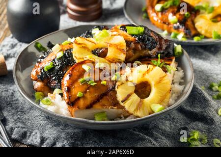 In casa Hawaiian Huli pollo con ananas e riso Foto Stock