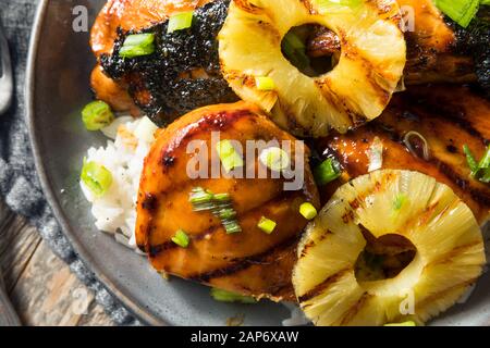 In casa Hawaiian Huli pollo con ananas e riso Foto Stock