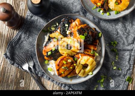 In casa Hawaiian Huli pollo con ananas e riso Foto Stock