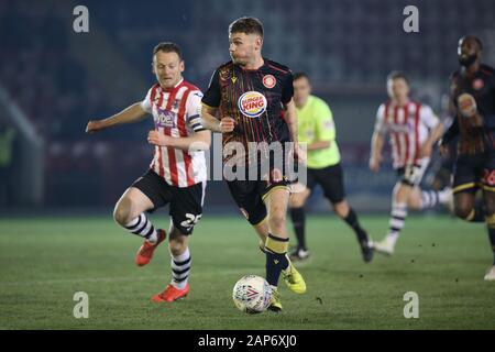 Exeter, Regno Unito. Xxi gen, 2020. Ben Kennedy di Stevenage durante l EFL Football League Trophy match tra Exeter City e Stevenage presso il St James Park, Exeter, Inghilterra il 21 gennaio 2020. Foto di Dave Peters. Solo uso editoriale, è richiesta una licenza per uso commerciale. Nessun uso in scommesse, giochi o un singolo giocatore/club/league pubblicazioni. Credit: UK Sports Pics Ltd/Alamy Live News Foto Stock