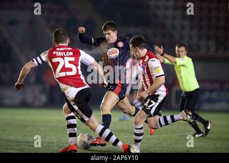 Exeter, Regno Unito. Xxi gen, 2020. Charlie Carter di Stevenage durante l EFL Football League Trophy match tra Exeter City e Stevenage presso il St James Park, Exeter, Inghilterra il 21 gennaio 2020. Foto di Dave Peters. Solo uso editoriale, è richiesta una licenza per uso commerciale. Nessun uso in scommesse, giochi o un singolo giocatore/club/league pubblicazioni. Credit: UK Sports Pics Ltd/Alamy Live News Foto Stock