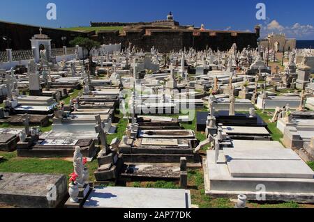 Il cimitero di Santa Maria Magdalena de Pazzis è una popolare attrazione turistica situata nella città di San Juan, Porto Rico Foto Stock