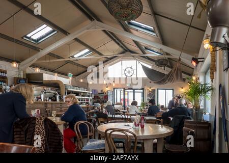 Il Lobster Shack,bar e ristorante di pesce,Est Quay,Whitstable Harbour,Whitstable,Kent,Inghilterra precedentemente noto come la birreria e bar Foto Stock
