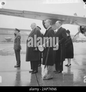 Visita il Presidente De Gaulle ai Paesi Bassi. De Gaulle, Baron Lynden, lun e la sig.ra De Gaulle Data: 16 marzo 1963 Località: Paesi Bassi Parole chiave: visite nome personale: Baron Lynden, Gaulle, Charles de, lun, J.A.M.H., lun, Giuseppe Foto Stock