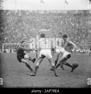 Belgio Vs Olanda 0-0, Jurion Belga, Veldhoen, Writers, Crochet Data: 22 Marzo 1964 Parole Chiave: Sport, Calcio Nome Personale: Hook, Holland Foto Stock