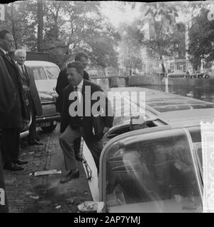 Azione Watergeus iniziato, trasporto in barca al centro Data: 1 ottobre 1964 Parole Chiave: Barche del canale Foto Stock