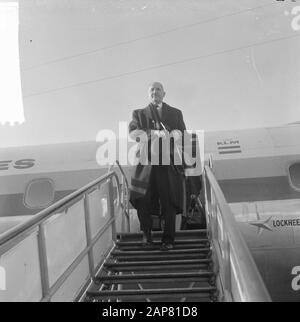 Arrival Minister Luns (rassegnazione) a Schiphol Data: 3 Marzo 1965 Località: Noord-Holland, Schiphol Parole Chiave: Arrivi Nome personale: LUN, J.A.M.H., Luns, Joseph Foto Stock