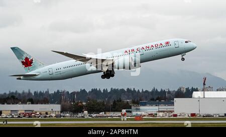 Richmond, British Columbia, Canada. 21st Gen 2020. Un Boeing 787-9 Dreamliner (B-FGEI) di Air Canada con un aereo di linea a fusoliera larga parte dall'Aeroporto Internazionale di Vancouver con un volo da Vancouver a Shanghai, 21 gennaio 2020. Credito: Bayne Stanley/Zuma Wire/Alamy Live News Foto Stock