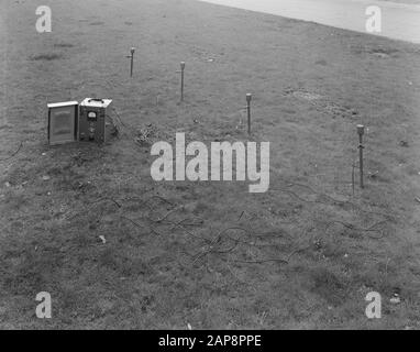 Dispositivi, elettrodi, michimho Data: Aprile 1967 Parole Chiave: Dispositivi, elettrodi Nome personale: Michimho Foto Stock