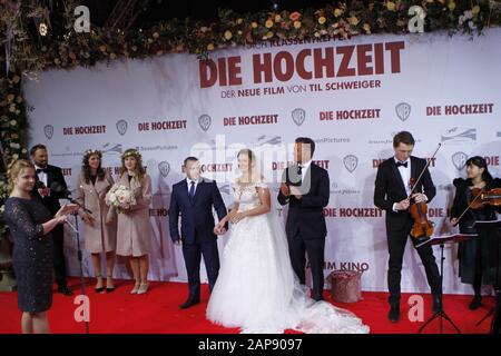 Berlino, Germania. 21st Gen 2020. Berlino: La foto mostra l'attore sul tappeto rosso di fronte al palazzo dello Zoo. (Foto Di Simone Kuhlmey/Pacific Press) Credito: Pacific Press Agency/Alamy Live News Foto Stock