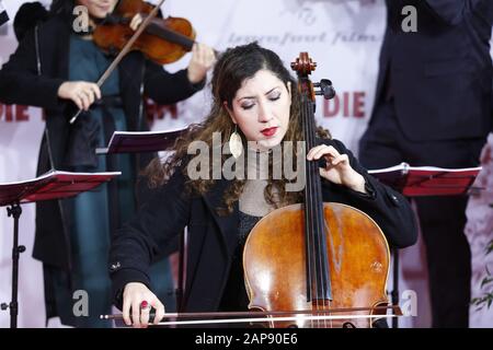 Berlino, Germania. 21st Gen 2020. Berlino: La foto mostra musicisti alla prima mondiale di 'The Wedding' nello Zoopalast. (Foto Di Simone Kuhlmey/Pacific Press) Credito: Pacific Press Agency/Alamy Live News Foto Stock