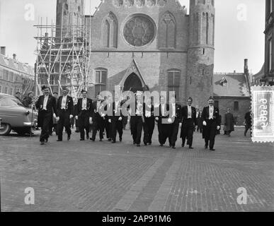 Offerta petizione di Limburgse Carnival Association De Tempelers al Presidente della Casa Data: 18 febbraio 1955 Parole Chiave: Associazioni di Carnevale, offerte, petizioni Nome dell'istituzione: Casa Foto Stock