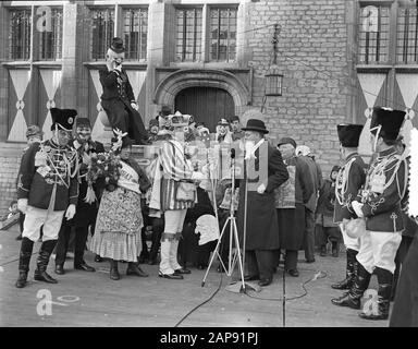 Carnival Oeteldonk Den Bosch en Bergen op Zoom Data: 12 febbraio 1956 Località: Bergen op Zoom, Parole Chiave: Carnival Nome personale: Foto Stock