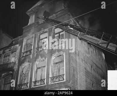 Brand Jodenbreestraat Amsterdam Data: 20 Marzo 1951 Località: Amsterdam, Noord-Holland Parole Chiave: Brand Foto Stock