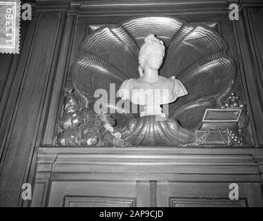 Bank van Loan te Amsterdam, interiore busto Data: 15 giugno 1960 Località: Amsterdam, Noord-Holland Parole Chiave: Banche, interni, busti Foto Stock