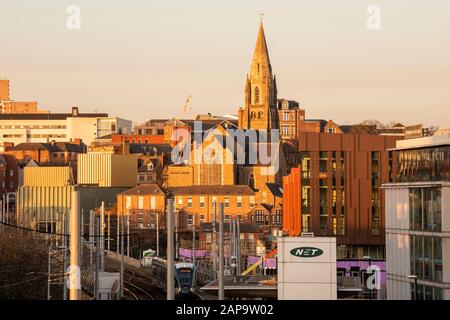 Guardando verso il mercato del merletto dal lato sud della città di Nottingham, Nottinghamshire Inghilterra UK Foto Stock