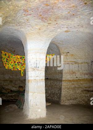 All'interno della chiesa scavata nella roccia di Paulos Petros (chiesa inferiore), regione Tigray, Etiopia. Foto Stock