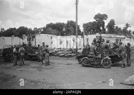 Avanzamenti 3-11 Reggimento Fanteria e 4-6 Reggimento Fanteria W-Brigade Descrizione: [Carriers of 4-6 R.I.] Data: 21 Dicembre 1948 Località: Indonesia, Giava, Indie Orientali Olandesi Foto Stock