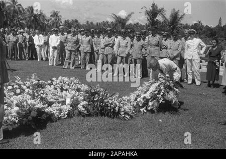 Interramento Generale Rail Descrizione: Ferrovia Generale Sepoltura [On Honorary Field Menteng Pero] Data: 28 Maggio 1949 Luogo: Batavia, Indonesia, Jakarta, Indie Orientali Olandesi Foto Stock