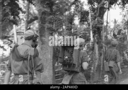 Advance to Blitar Descrizione: Occupazione di Blitar: Dopo Kepadjen e Wlingi, le truppe olandesi si trasferirono a Blitar. Data: 22 Dicembre 1948 Luogo: Indonesia, Java, Indie Orientali Olandesi Foto Stock