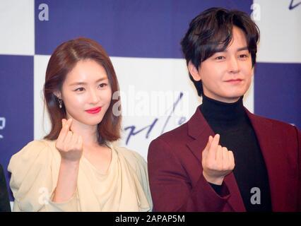 LIM Ju-Hwan e Lee Yeon-Hee, 22 gennaio 2020 : l'attore sudcoreano Lim Ju-Hwan (R) e l'attrice Lee Yeon-Hee partecipano a una conferenza stampa per il nuovo dramma MBC 'The Game: Yountowards Zero' alla Munhwa Broadcasting Corporation (MBC) di Seoul, Corea del Sud. (Foto di Lee Jae-Won/AFLO) (COREA DEL SUD) Foto Stock